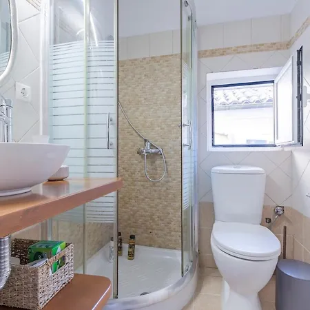 Joanna's Old Town Place Апартаменты